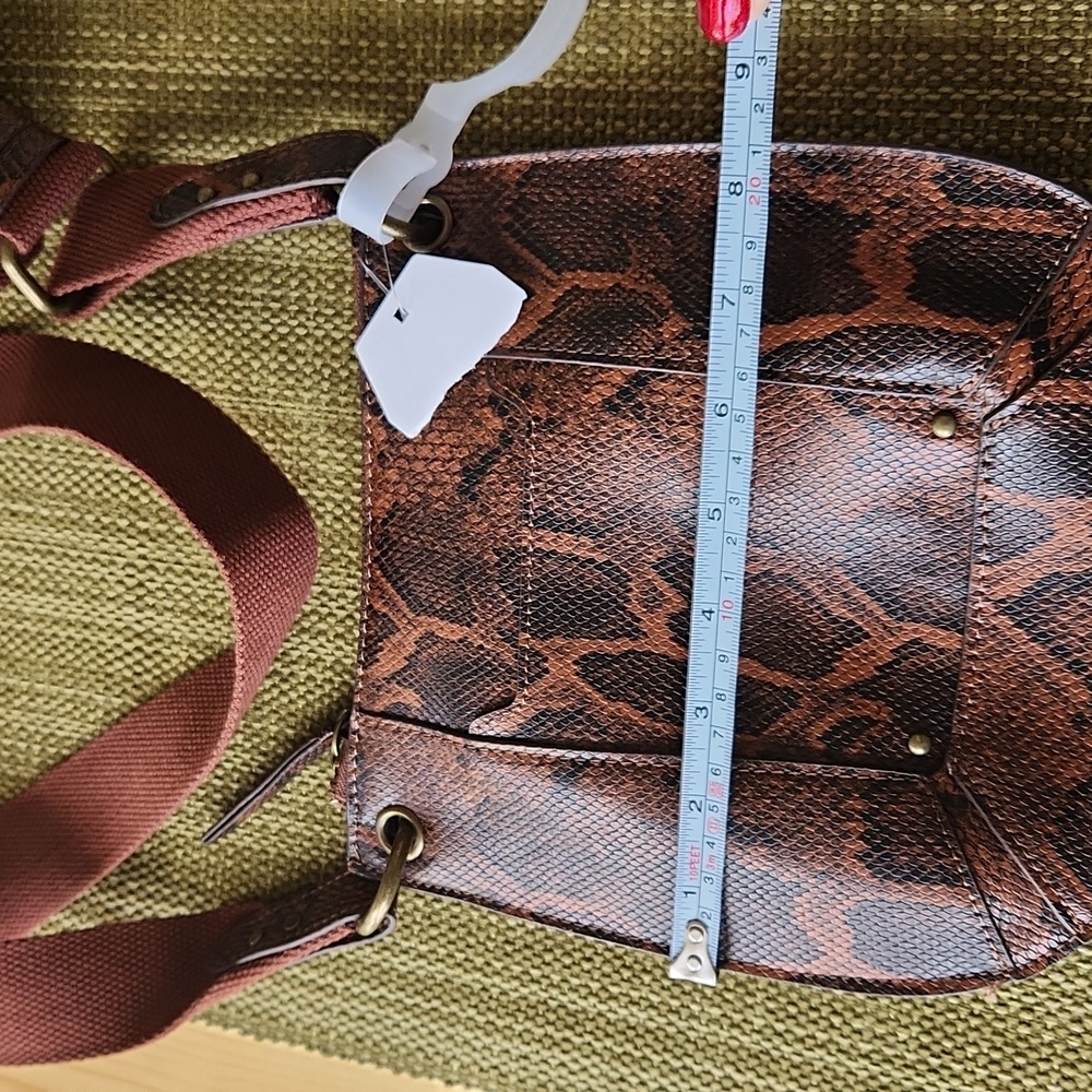 Time and Tru Women’s Bentley Crossbody  Bag Snake Skin Print - Picture 13 of 13